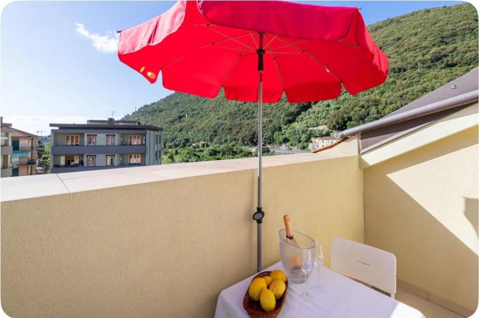 Mansarda Ivy Appartement Finale Ligure Buitenkant foto